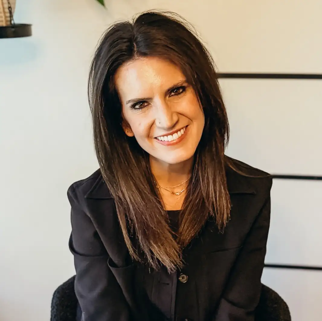 Stacy Ju Gibbons, therapist